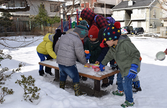 外記丁公園での活動の様子写真を紹介しています