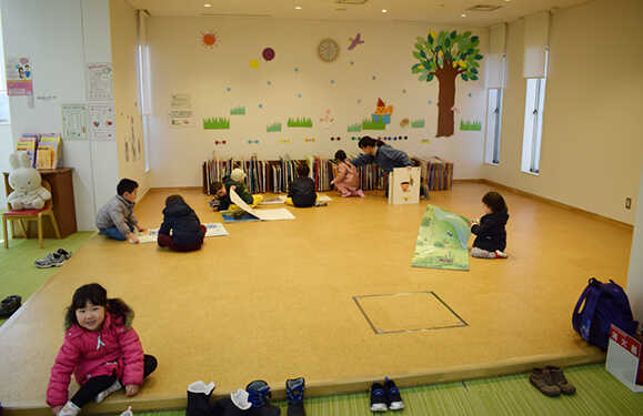 宮城野図書館での活動の様子写真を紹介しています